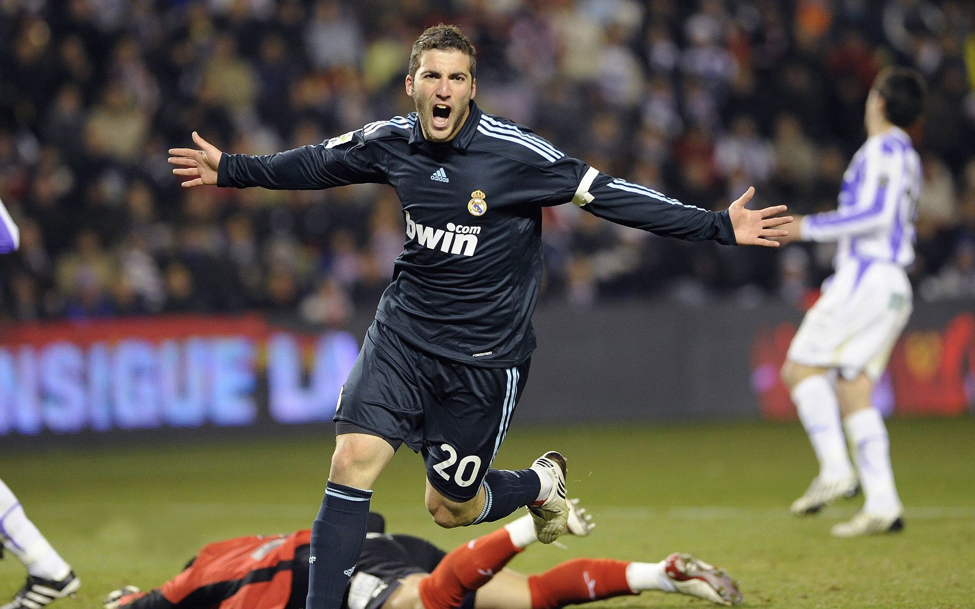 专家点评：专业视角，解读比赛，竞赛专家点评深入精彩纷呈